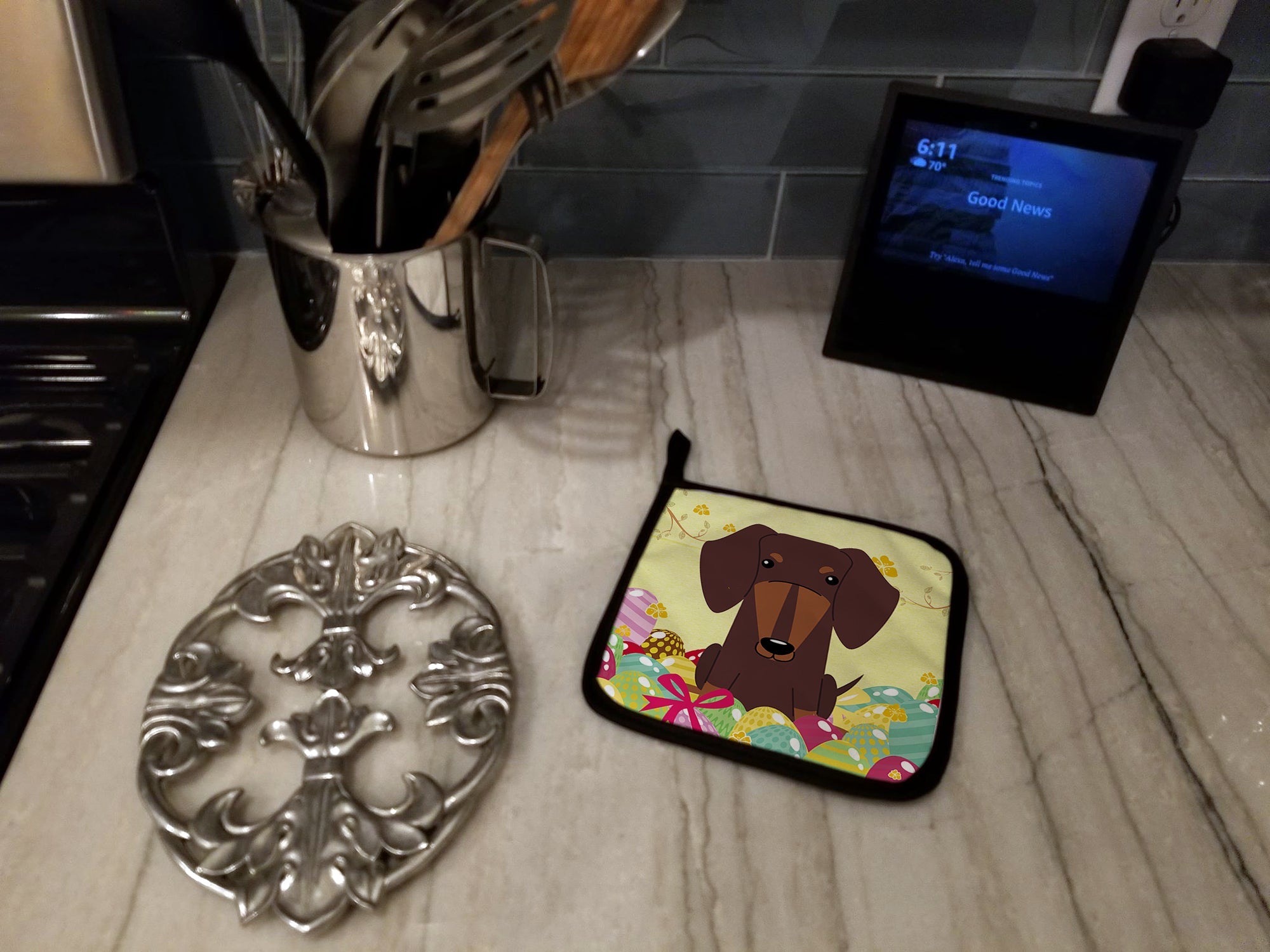 Easter Eggs Dachshund Chocolate Pot Holder Set of 2 Heat Resistant Quilted Hot Pads 7.5 x 7.5 Inch, Insulated Kitchen Trivets for Cooking & Baking
