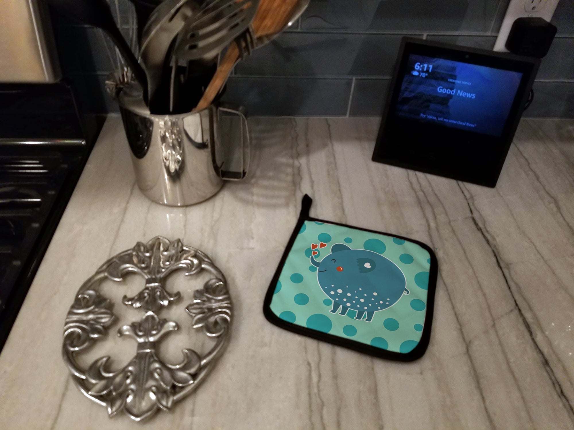 Blue Elephant Pot Holder Set of 2 Heat Resistant Quilted Hot Pads 7.5 x 7.5 Inch, Insulated Kitchen Trivets for Cooking & Baking