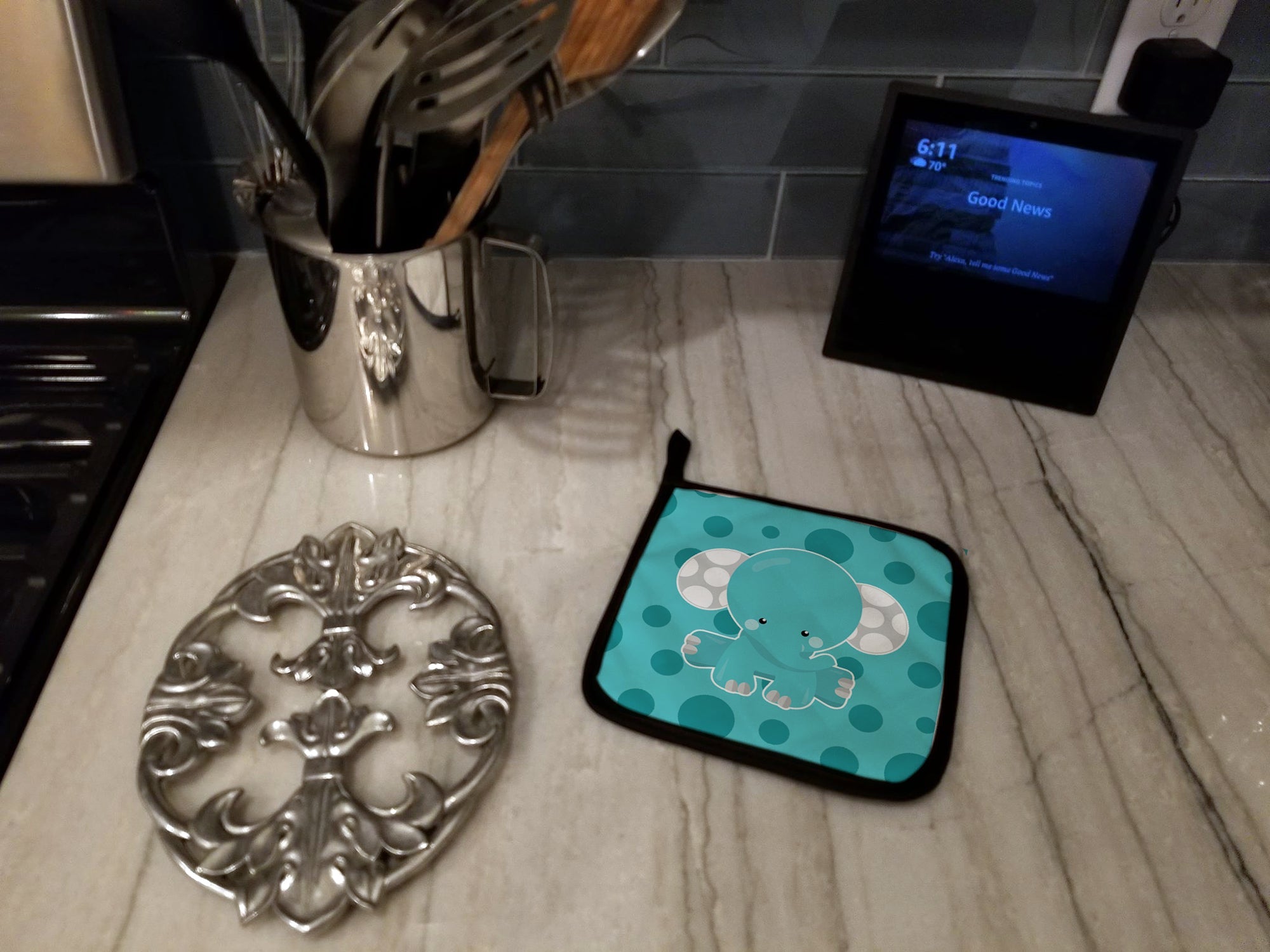 Polkadot Elephant Pot Holder Set of 2 Heat Resistant Quilted Hot Pads 7.5 x 7.5 Inch, Insulated Kitchen Trivets for Cooking & Baking