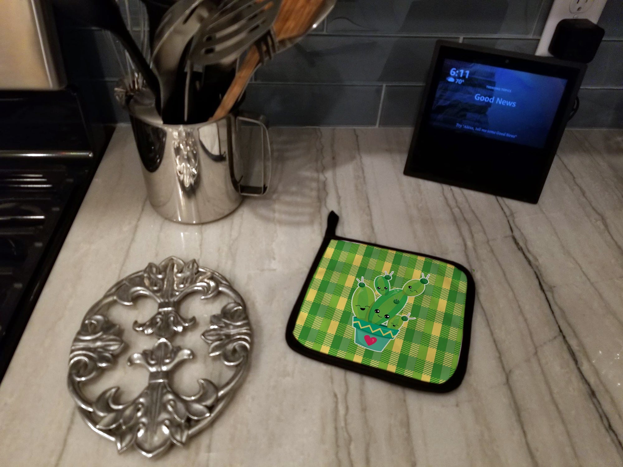 Cactus Striped Plaid Pot Holder Set of 2 Heat Resistant Quilted Hot Pads 7.5 x 7.5 Inch, Insulated Kitchen Trivets for Cooking & Baking