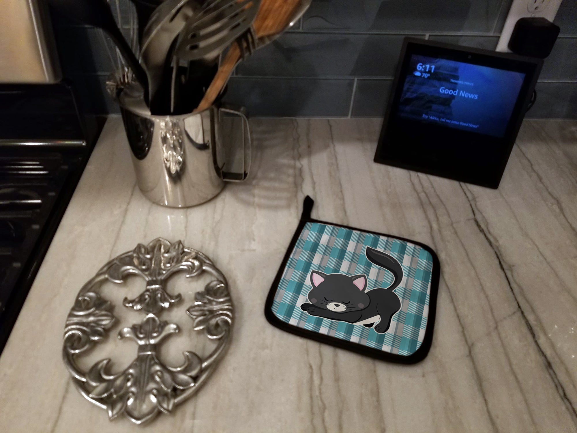 Little Black Cat Kitten Pot Holder Set of 2 Heat Resistant Quilted Hot Pads 7.5 x 7.5 Inch, Insulated Kitchen Trivets for Cooking & Baking