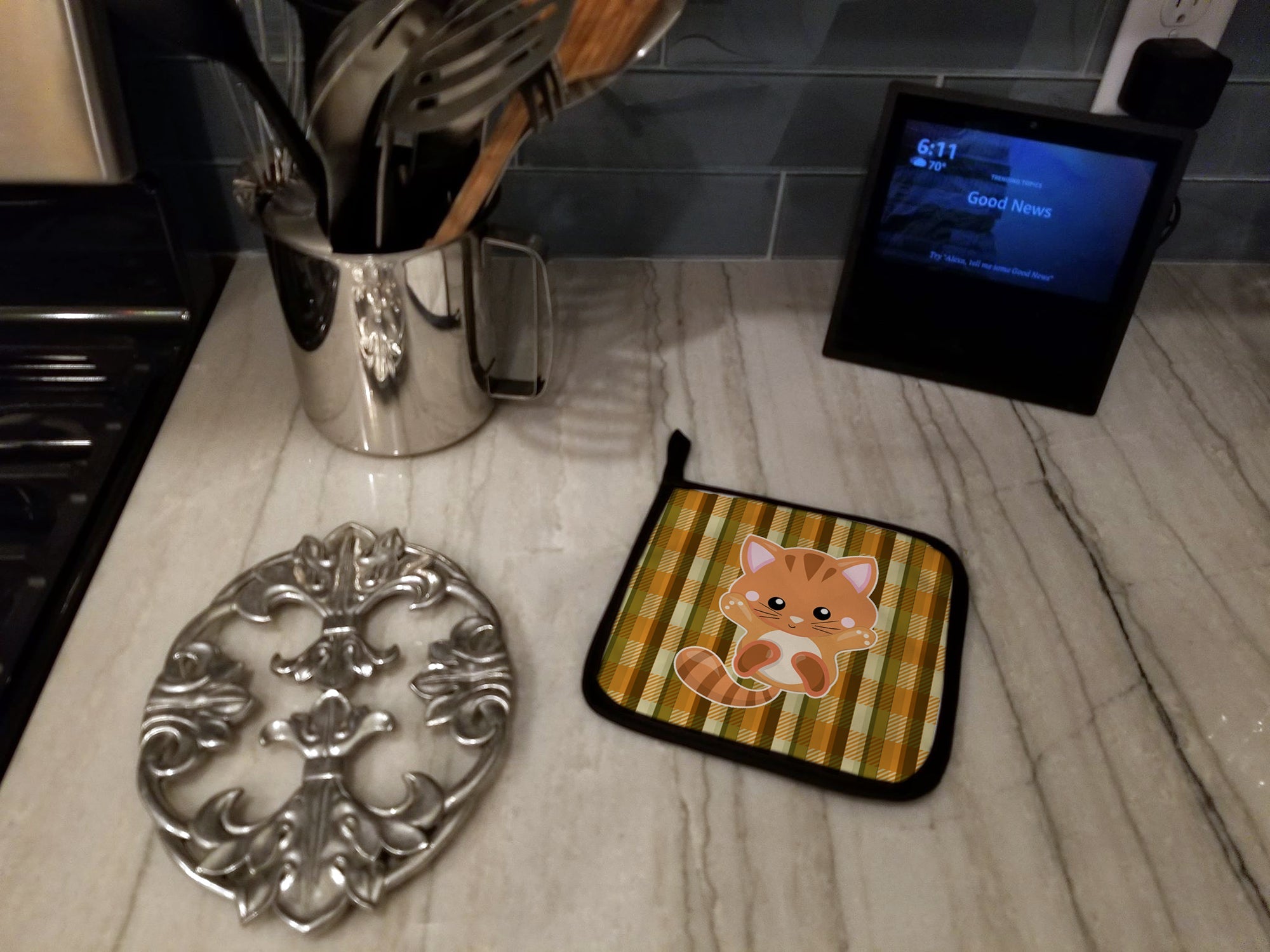 Hooray Kitten Pot Holder Set of 2 Heat Resistant Quilted Hot Pads 7.5 x 7.5 Inch, Insulated Kitchen Trivets for Cooking & Baking