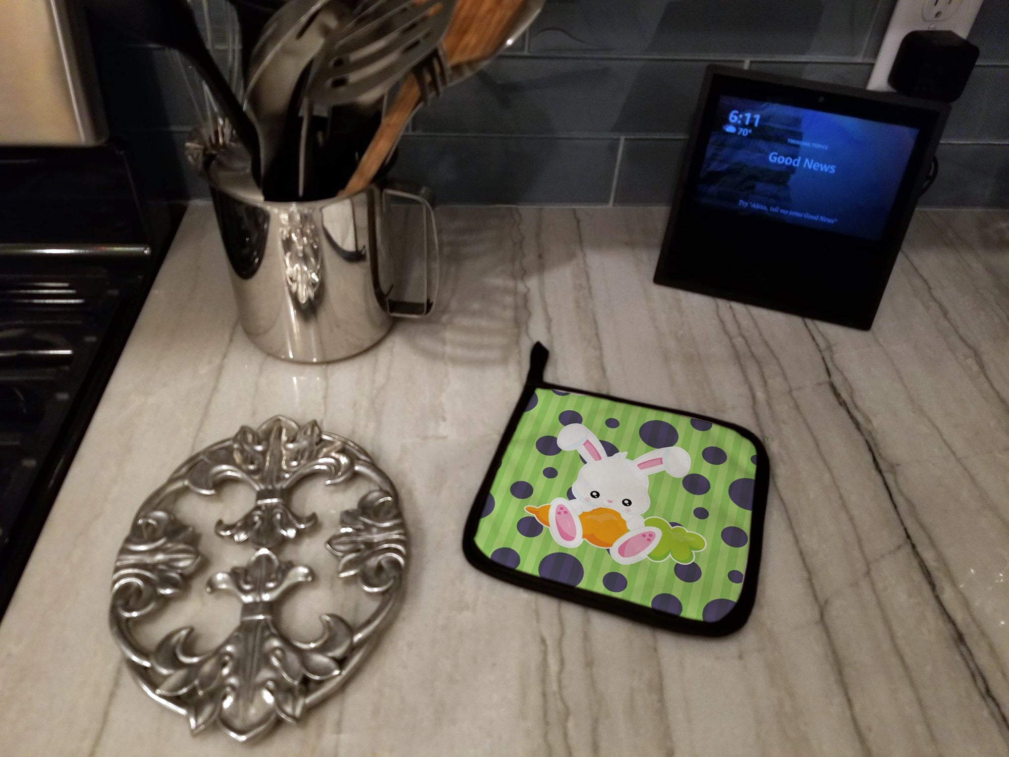 Easter Polkadot Rabbit Pot Holder Set of 2 Heat Resistant Quilted Hot Pads 7.5 x 7.5 Inch, Insulated Kitchen Trivets for Cooking & Baking