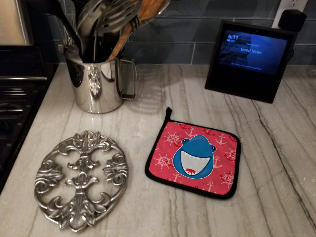 Shark Wide Open Pot Holder Set of 2 Heat Resistant Quilted Hot Pads 7.5 x 7.5 Inch, Insulated Kitchen Trivets for Cooking & Baking