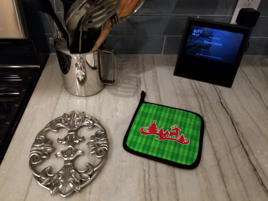Christmas Tree Reindeer Green Pot Holder Set of 2 Heat Resistant Quilted Hot Pads 7.5 x 7.5 Inch, Insulated Kitchen Trivets for Cooking & Baking