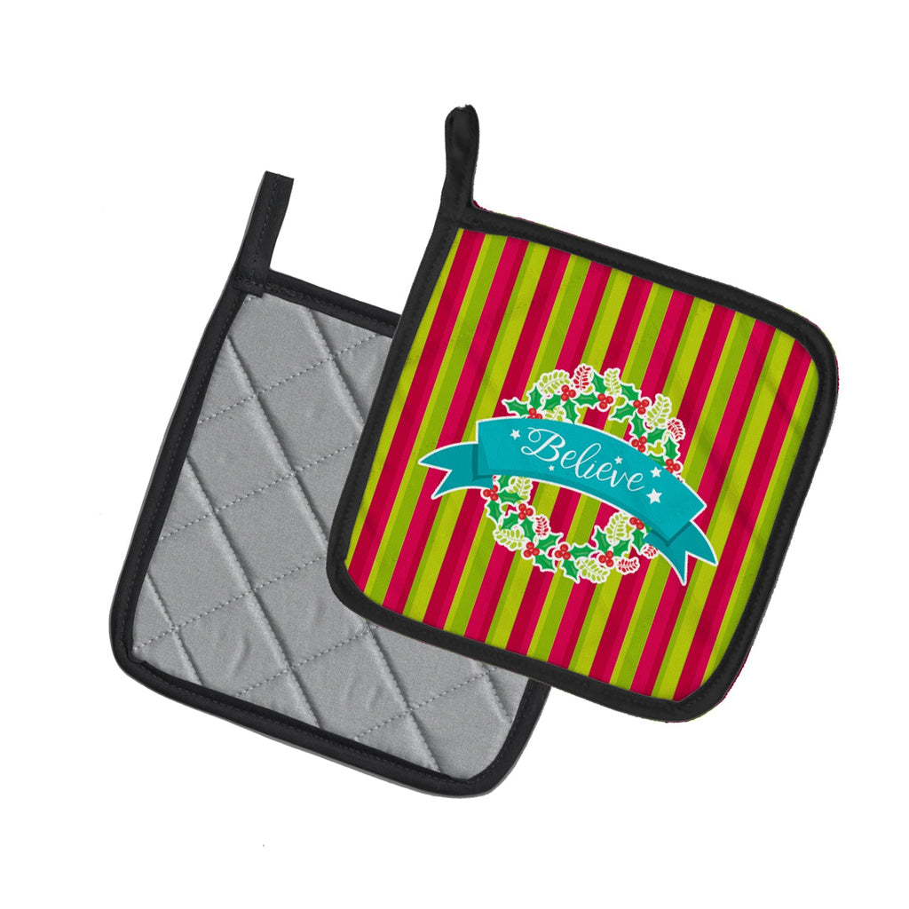 Christmas Wreath Believe Pot Holder Set of 2 Heat Resistant Quilted Hot Pads 7.5 x 7.5 Inch, Insulated Kitchen Trivets for Cooking & Baking