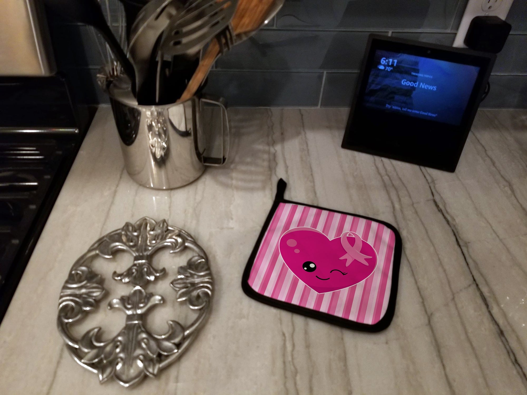 Breast Cancer Awareness Ribbon Heart Pot Holder Set of 2 Heat Resistant Quilted Hot Pads 7.5 x 7.5 Inch, Insulated Kitchen Trivets for Cooking & Baking