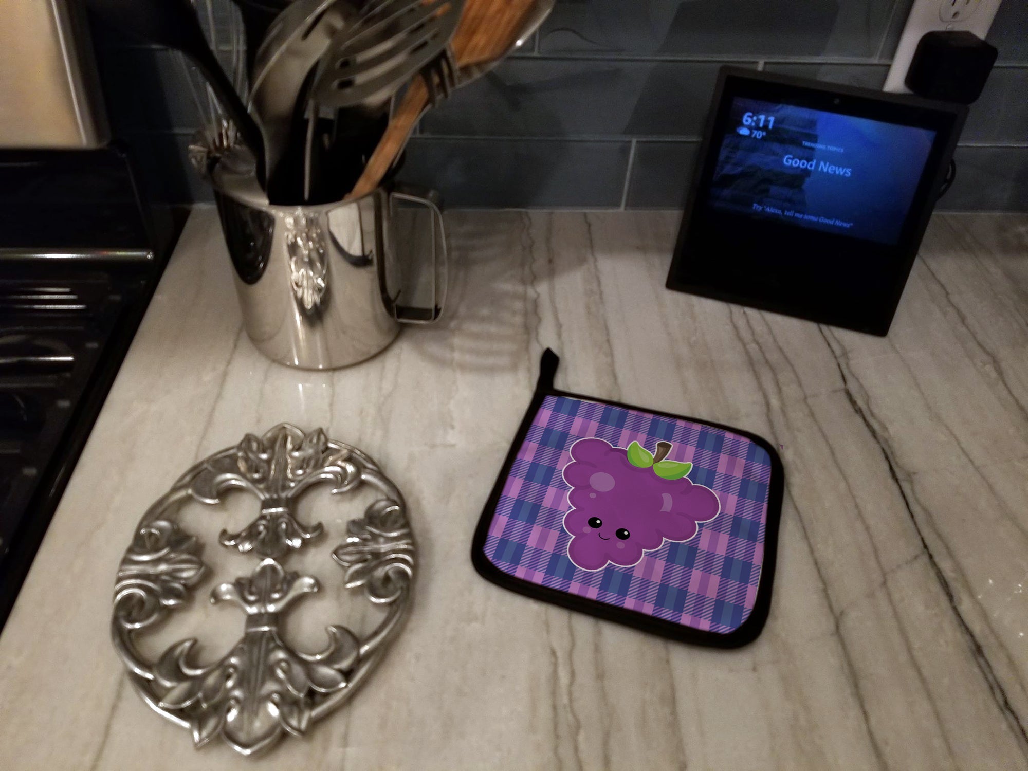 Grape Face Pot Holder Set of 2 Heat Resistant Quilted Hot Pads 7.5 x 7.5 Inch, Insulated Kitchen Trivets for Cooking & Baking