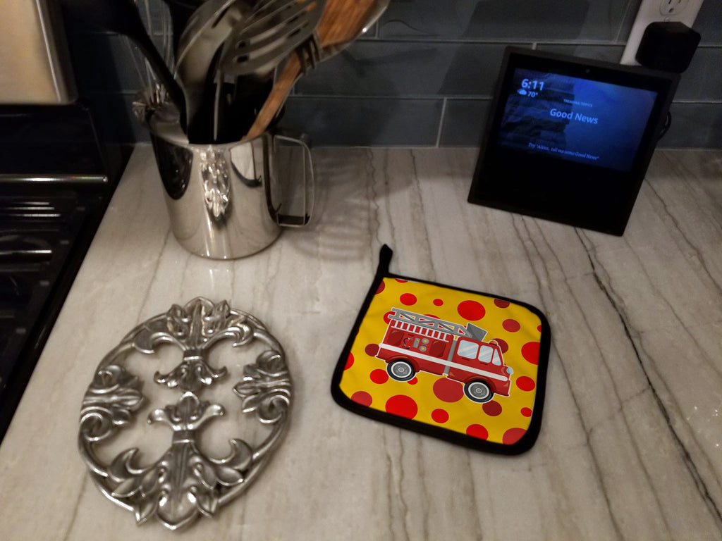 Fireman's Firetruck Pot Holder Set of 2 Heat Resistant Quilted Hot Pads 7.5 x 7.5 Inch, Insulated Kitchen Trivets for Cooking & Baking