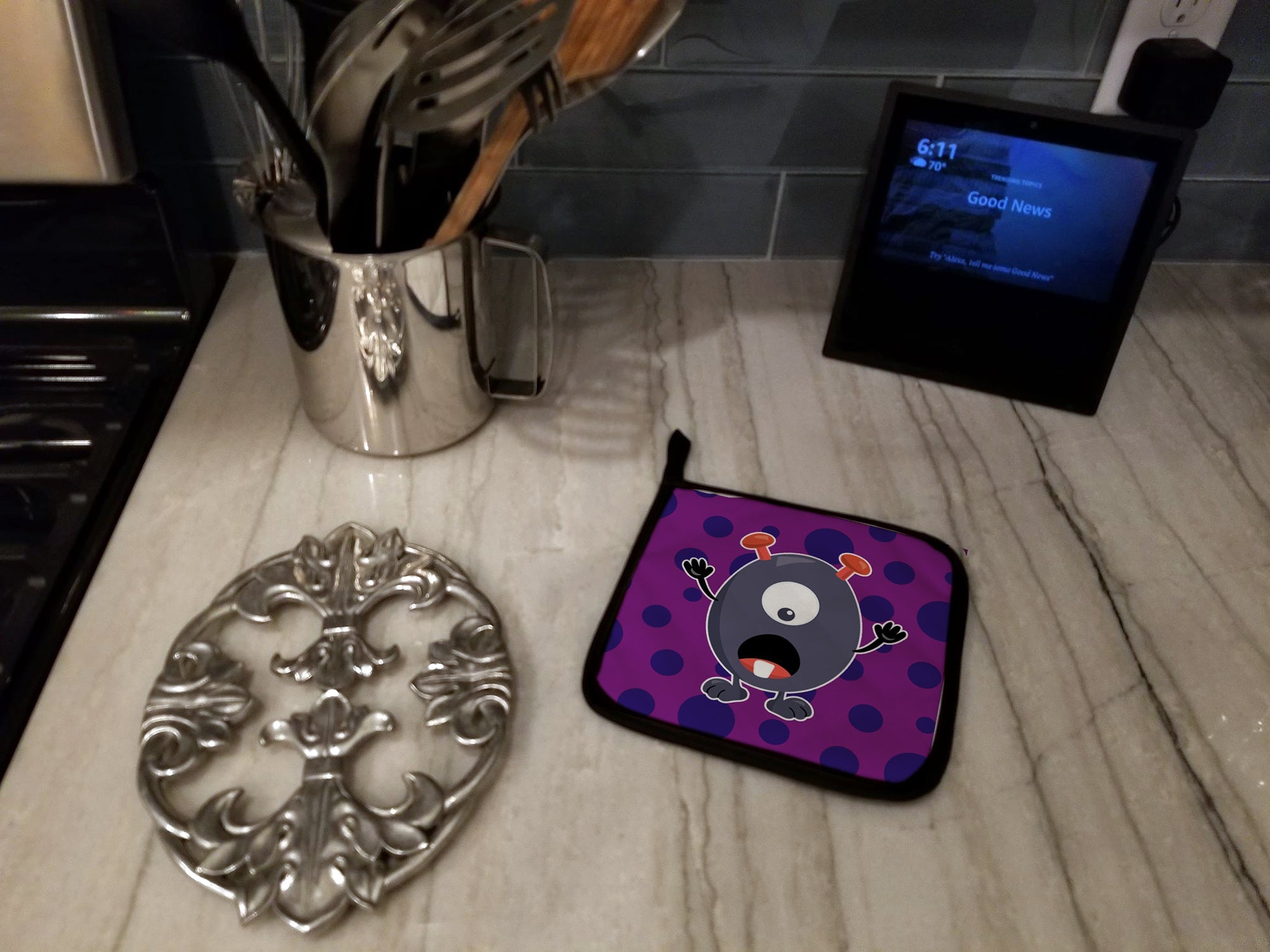 Little Monster Grape Gordo Pot Holder Set of 2 Heat Resistant Quilted Hot Pads 7.5 x 7.5 Inch, Insulated Kitchen Trivets for Cooking & Baking