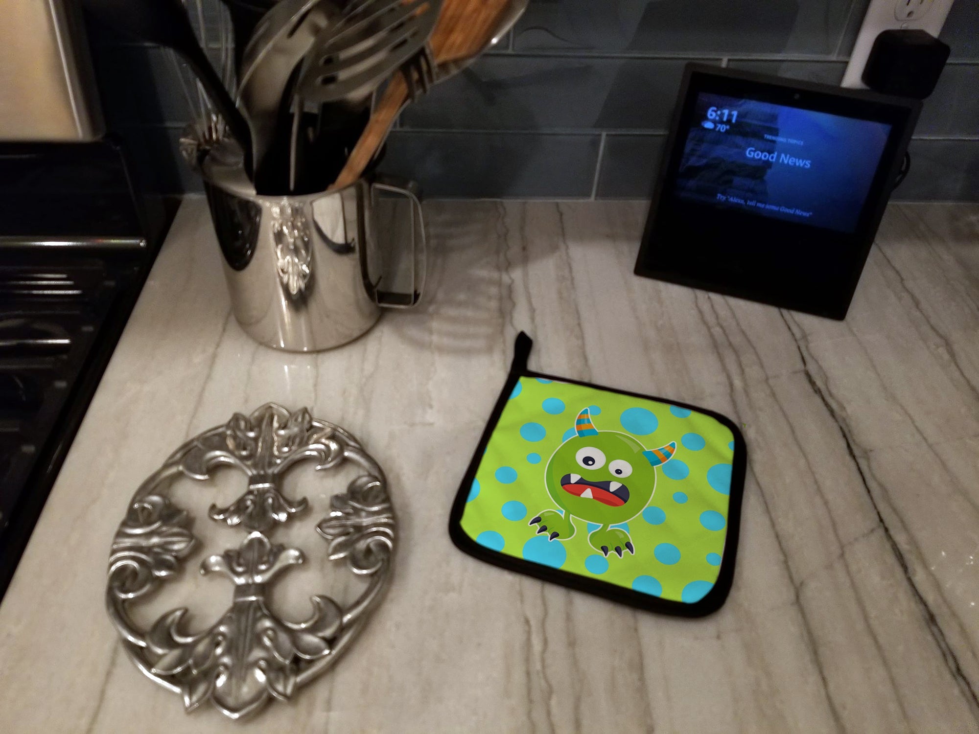 Little Monster Greenie Doodle Pot Holder Set of 2 Heat Resistant Quilted Hot Pads 7.5 x 7.5 Inch, Insulated Kitchen Trivets for Cooking & Baking