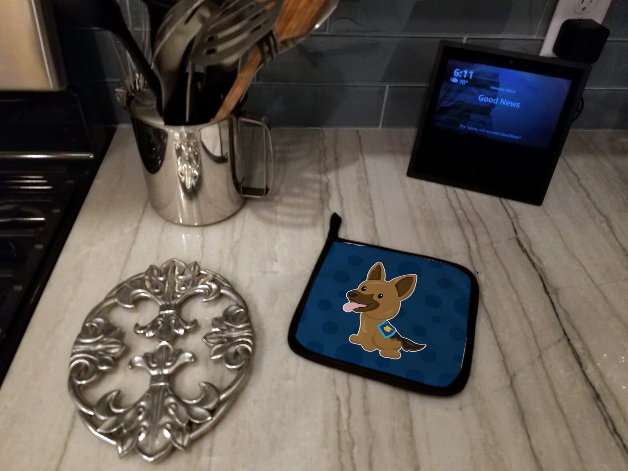 Police German Shepherd Pot Holder Set of 2 Heat Resistant Quilted Hot Pads 7.5 x 7.5 Inch, Insulated Kitchen Trivets for Cooking & Baking