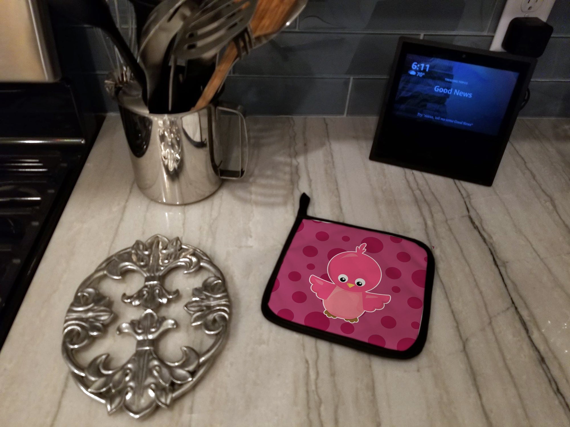 Bird on Pink Polkadots Pot Holder Set of 2 Heat Resistant Quilted Hot Pads 7.5 x 7.5 Inch, Insulated Kitchen Trivets for Cooking & Baking