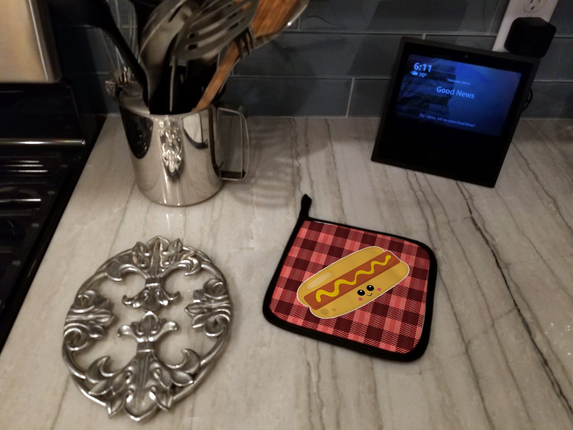 Hot Dog Face Pot Holder Set of 2 Heat Resistant Quilted Hot Pads 7.5 x 7.5 Inch, Insulated Kitchen Trivets for Cooking & Baking