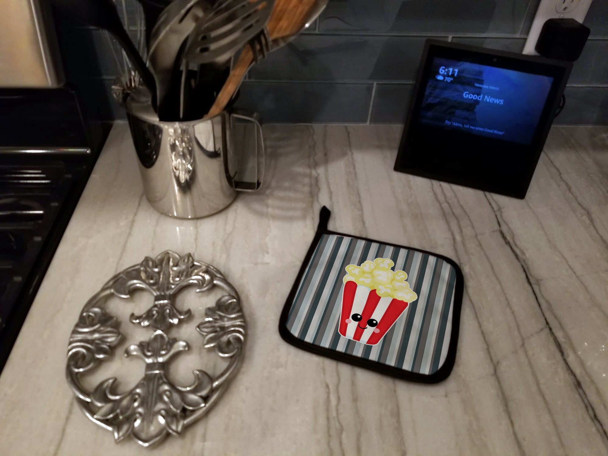 Popcorn Face Pot Holder Set of 2 Heat Resistant Quilted Hot Pads 7.5 x 7.5 Inch, Insulated Kitchen Trivets for Cooking & Baking