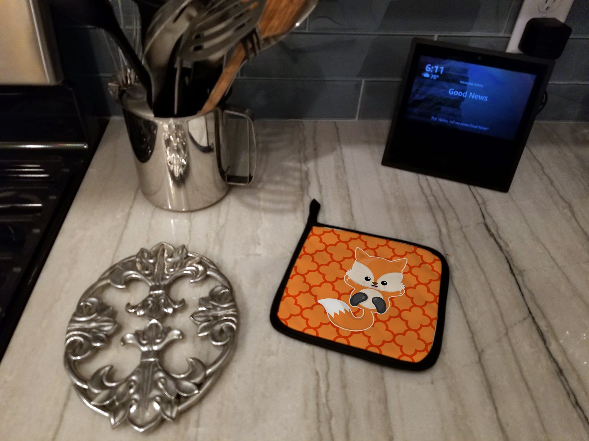 Baby Fox Quatrafoil Pot Holder Set of 2 Heat Resistant Quilted Hot Pads 7.5 x 7.5 Inch, Insulated Kitchen Trivets for Cooking & Baking