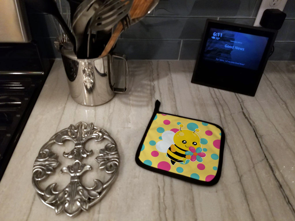 Bee with Flower Pot Holder Set of 2 Heat Resistant Quilted Hot Pads 7.5 x 7.5 Inch, Insulated Kitchen Trivets for Cooking & Baking