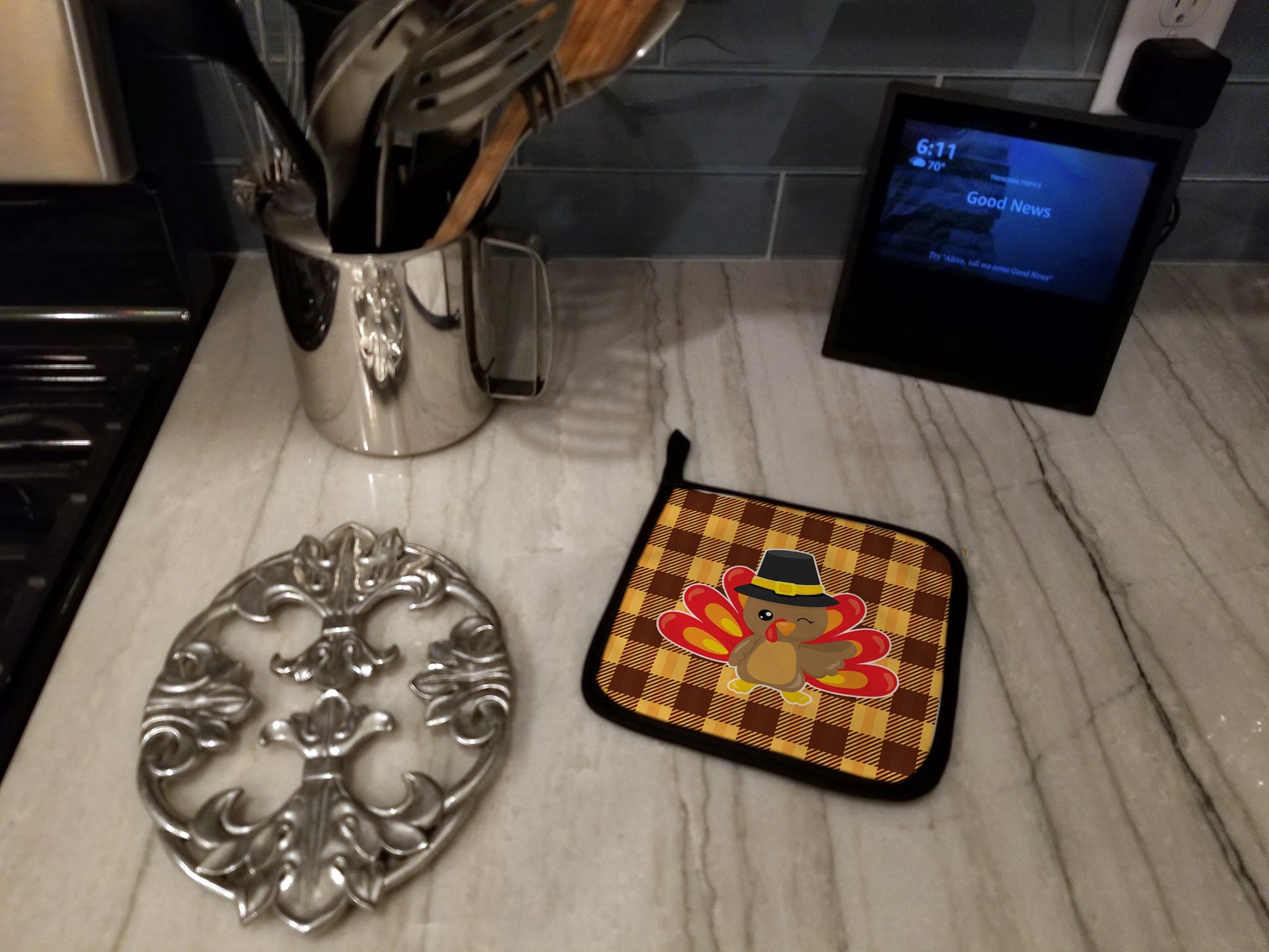 Thanksgiving Turkey Wink Pot Holder Set of 2 Heat Resistant Quilted Hot Pads 7.5 x 7.5 Inch, Insulated Kitchen Trivets for Cooking & Baking