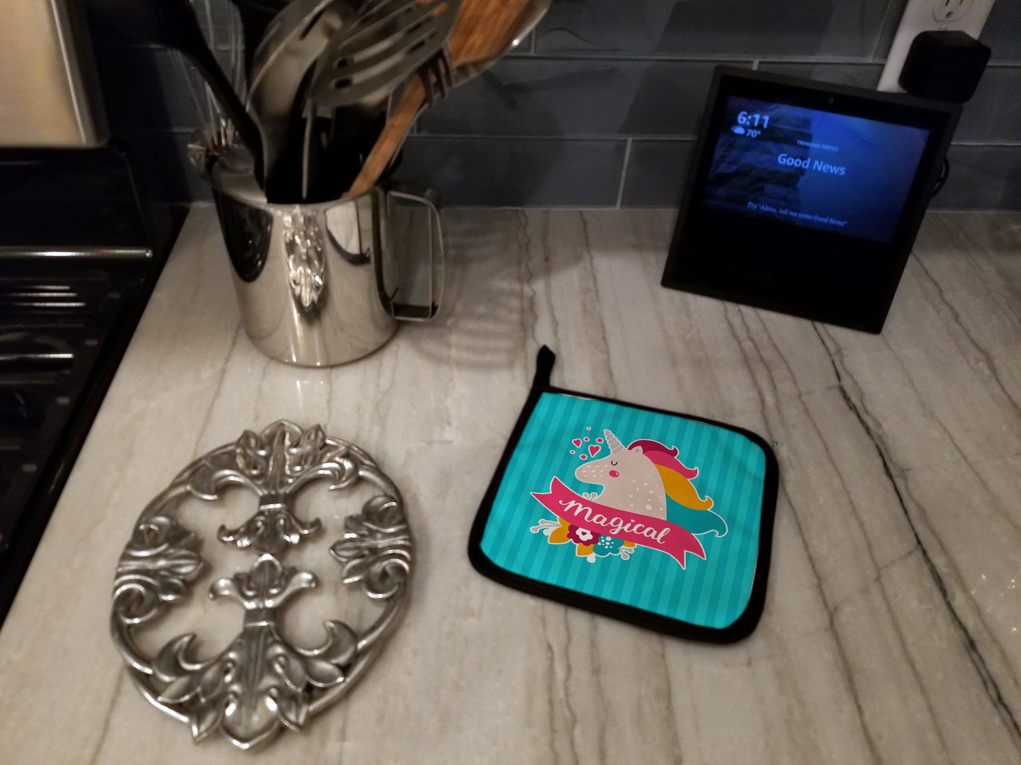 Unicorn Magical Pot Holder Set of 2 Heat Resistant Quilted Hot Pads 7.5 x 7.5 Inch, Insulated Kitchen Trivets for Cooking & Baking