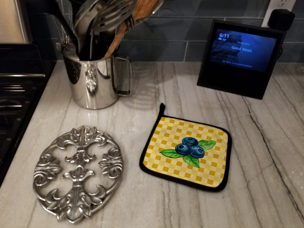 Blueberries on Basketweave Pot Holder Set of 2 Heat Resistant Quilted Hot Pads 7.5 x 7.5 Inch, Insulated Kitchen Trivets for Cooking & Baking