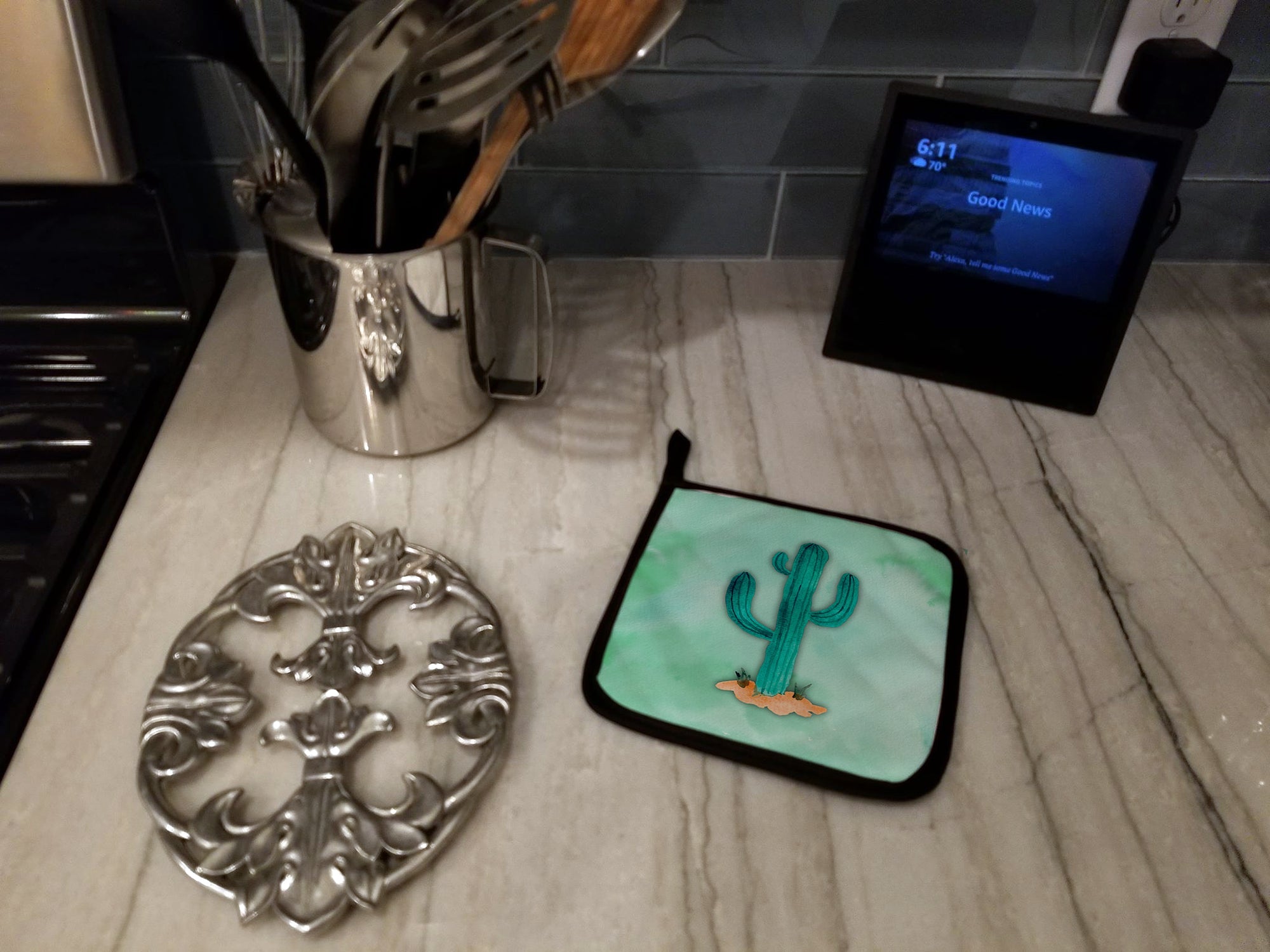 Western Cactus Watercolor Pot Holder Set of 2 Heat Resistant Quilted Hot Pads 7.5 x 7.5 Inch, Insulated Kitchen Trivets for Cooking & Baking