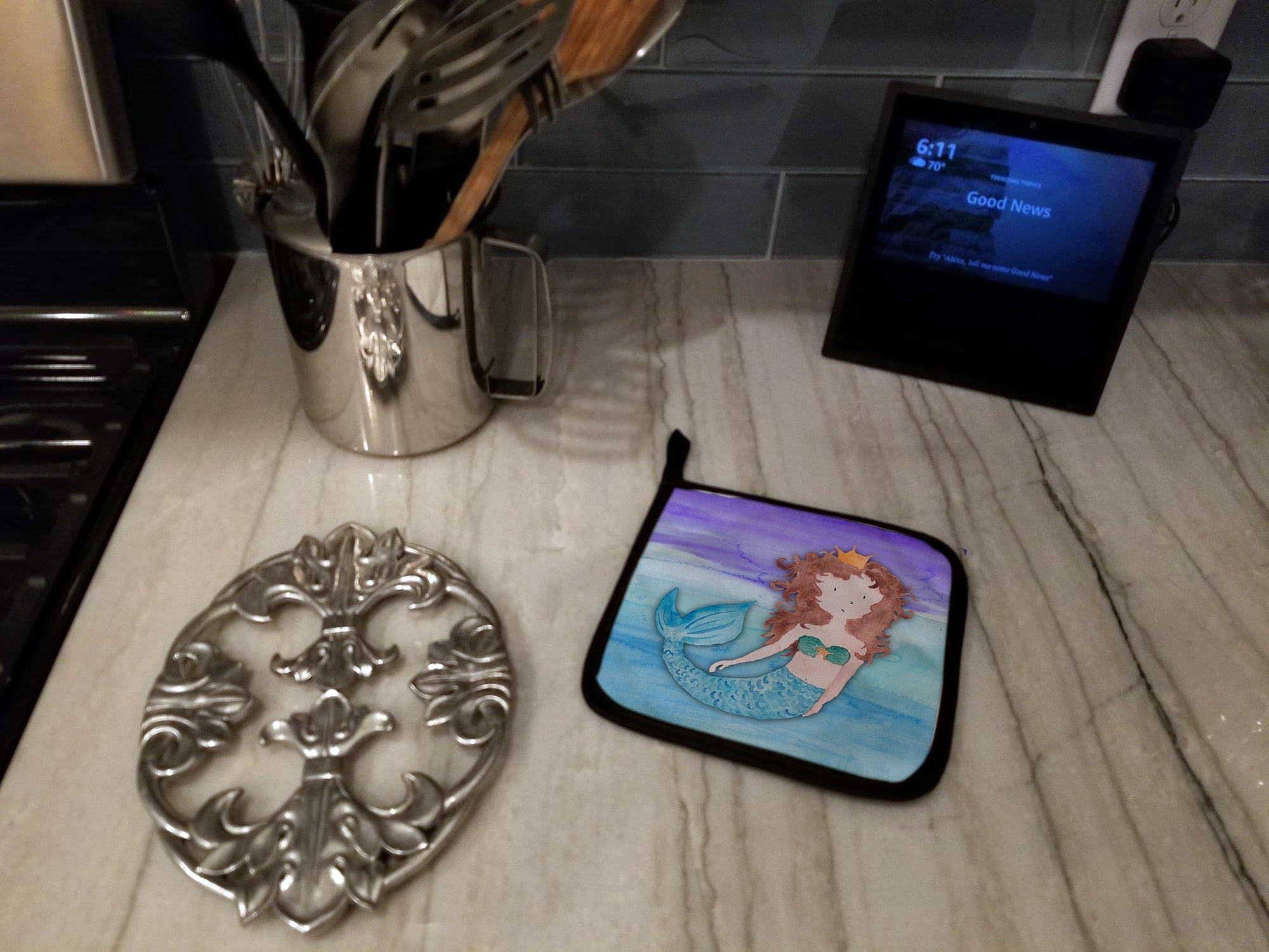 Brunette Mermaid Watercolor Pot Holder Set of 2 Heat Resistant Quilted Hot Pads 7.5 x 7.5 Inch, Insulated Kitchen Trivets for Cooking & Baking