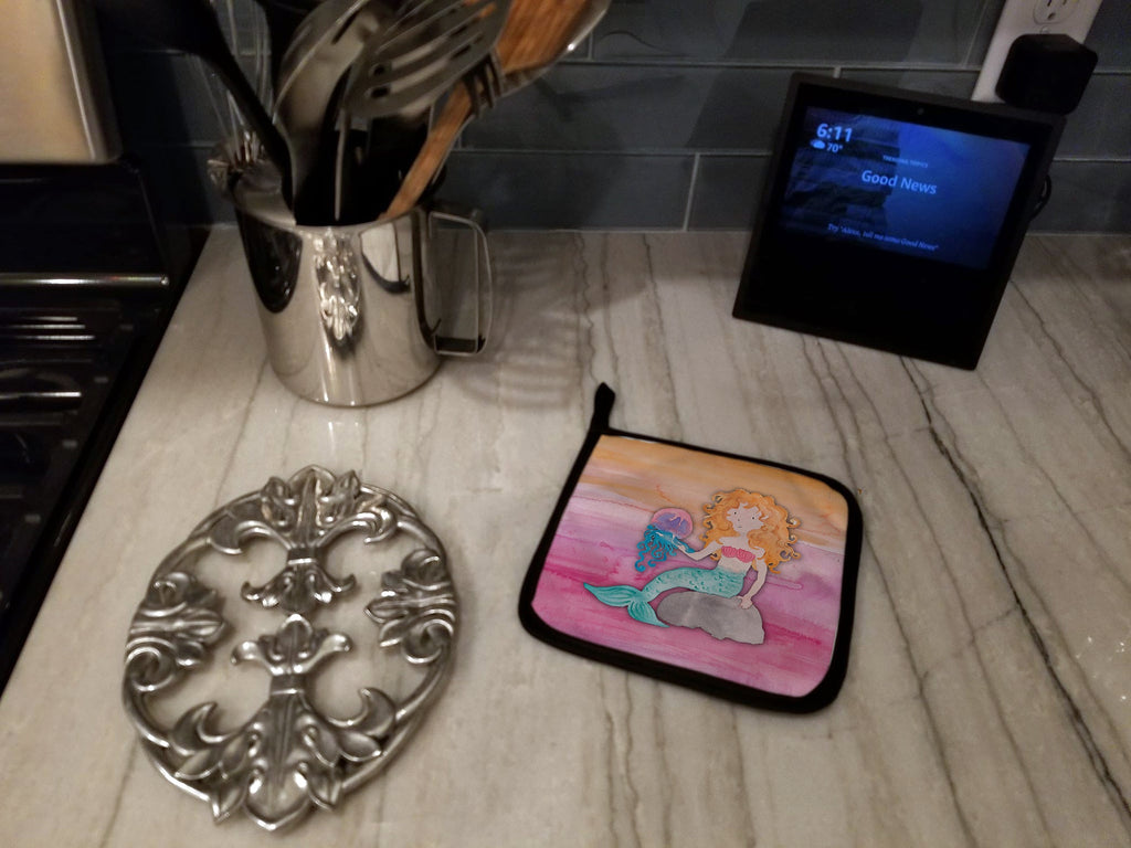 Blonde Mermaid Watercolor Pot Holder Set of 2 Heat Resistant Quilted Hot Pads 7.5 x 7.5 Inch, Insulated Kitchen Trivets for Cooking & Baking