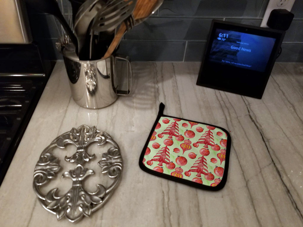 Red Christmas Tree and Ornaments Pot Holder Set of 2 Heat Resistant Quilted Hot Pads 7.5 x 7.5 Inch, Insulated Kitchen Trivets for Cooking & Baking