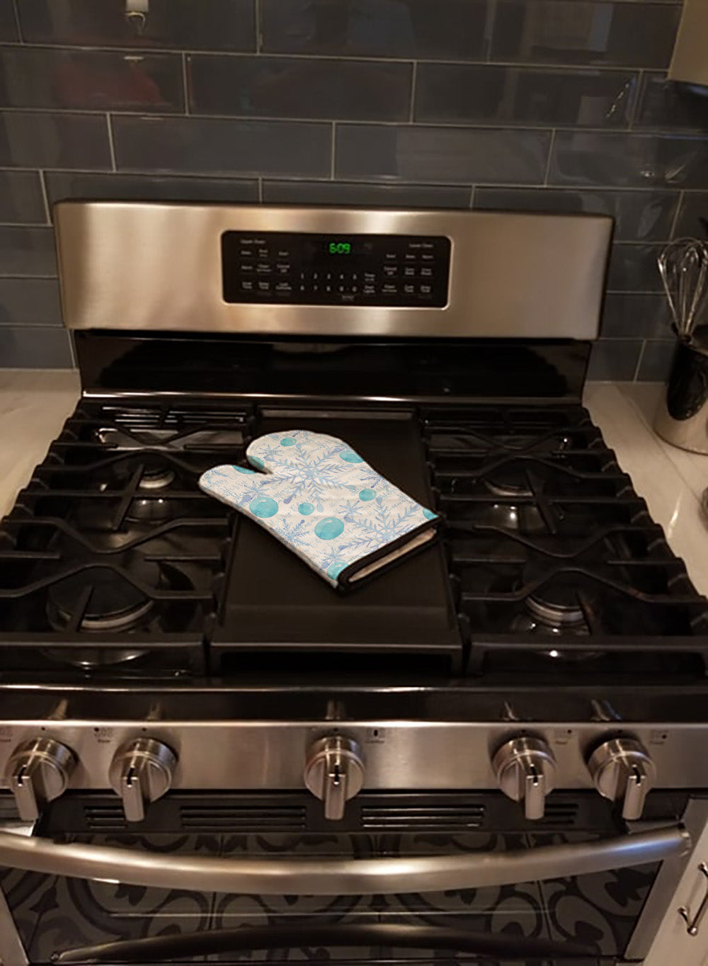 Winter Snowflakes on White Oven Mitt Heat Resistant Thick Oven Mitt for Hot Pans and Oven, Kitchen Mitt Protect Hands, Cooking Baking Glove