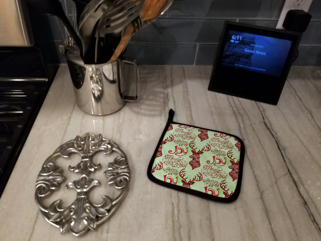 Merry Christmas Joy Reindeer Pot Holder Set of 2 Heat Resistant Quilted Hot Pads 7.5 x 7.5 Inch, Insulated Kitchen Trivets for Cooking & Baking