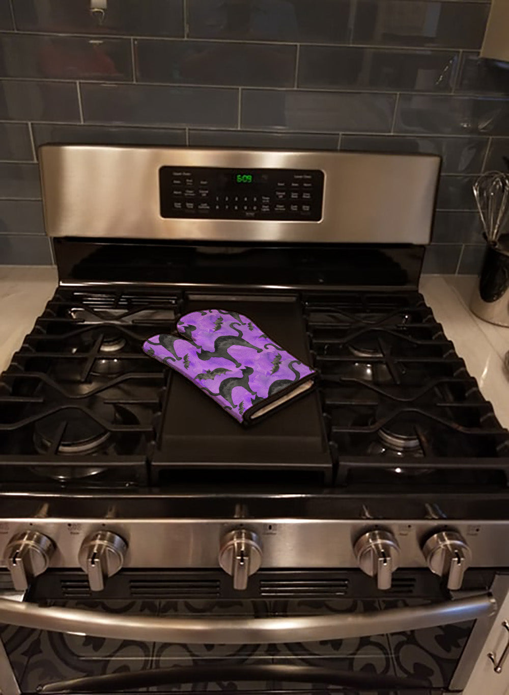 Watecolor Halloween Black Cats on Purple Oven Mitt Heat Resistant Thick Oven Mitt for Hot Pans and Oven, Kitchen Mitt Protect Hands, Cooking Baking Glove