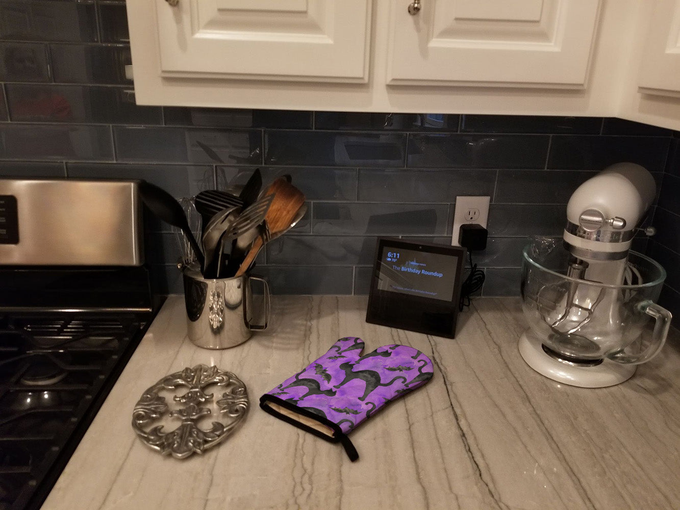 Watecolor Halloween Black Cats on Purple Oven Mitt Heat Resistant Thick Oven Mitt for Hot Pans and Oven, Kitchen Mitt Protect Hands, Cooking Baking Glove