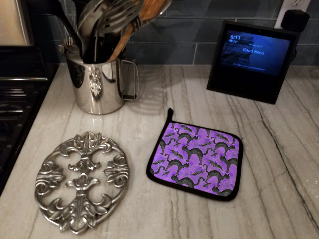 Watecolor Halloween Black Cats on Purple Pot Holder Set of 2 Heat Resistant Quilted Hot Pads 7.5 x 7.5 Inch, Insulated Kitchen Trivets for Cooking & Baking