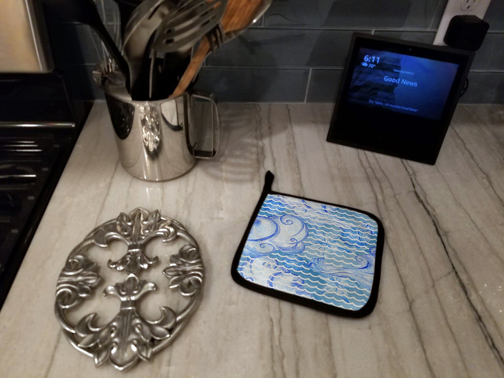 Beach Watercolor Abstract Waves Pot Holder Set of 2 Heat Resistant Quilted Hot Pads 7.5 x 7.5 Inch, Insulated Kitchen Trivets for Cooking & Baking