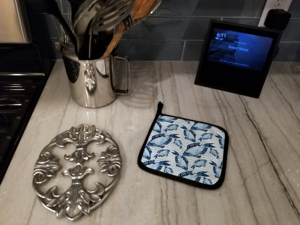 Beach Watercolor Fishes Pot Holder Set of 2 Heat Resistant Quilted Hot Pads 7.5 x 7.5 Inch, Insulated Kitchen Trivets for Cooking & Baking
