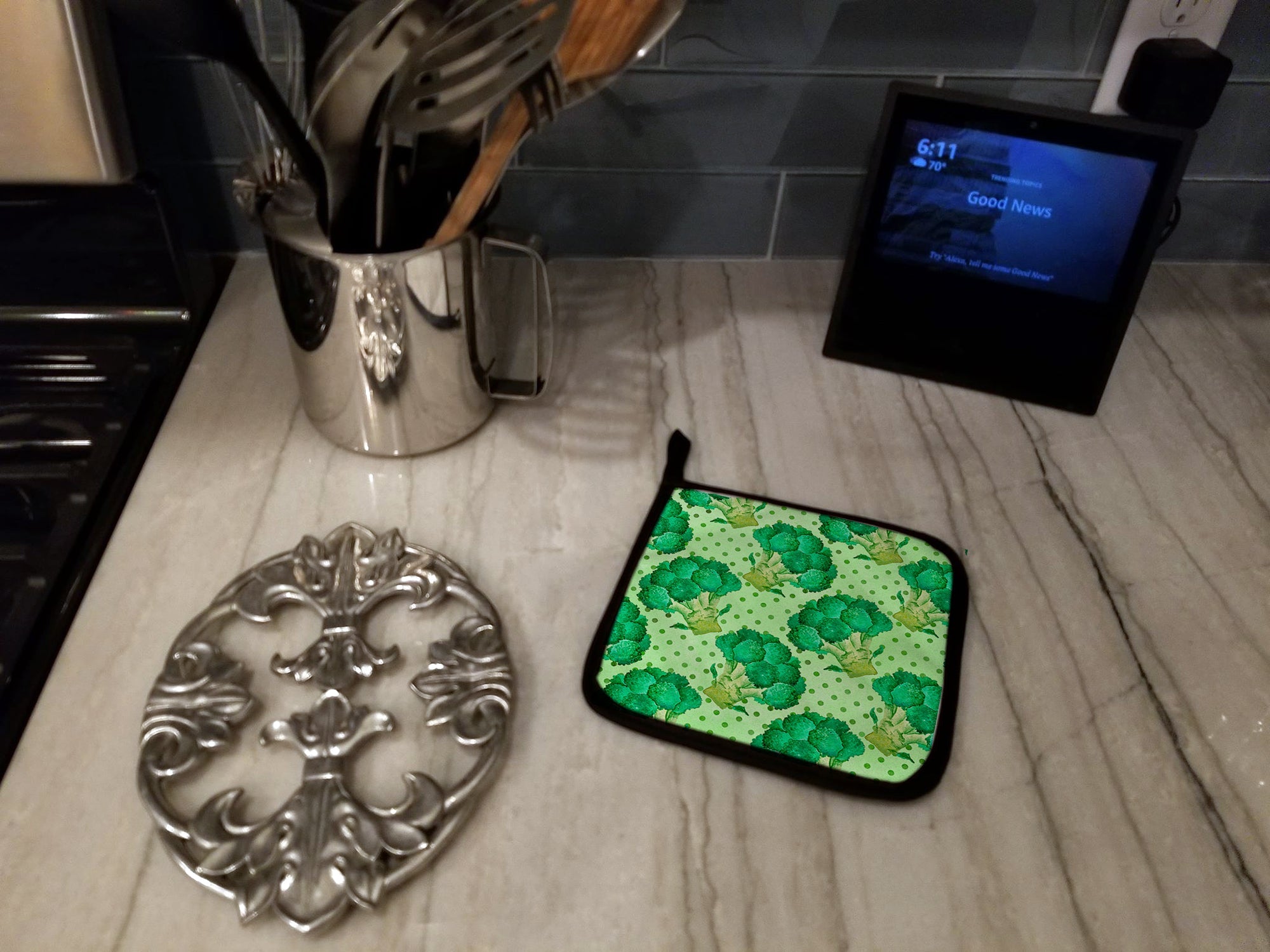 Watercolor Broccoli Pot Holder Set of 2 Heat Resistant Quilted Hot Pads 7.5 x 7.5 Inch, Insulated Kitchen Trivets for Cooking & Baking