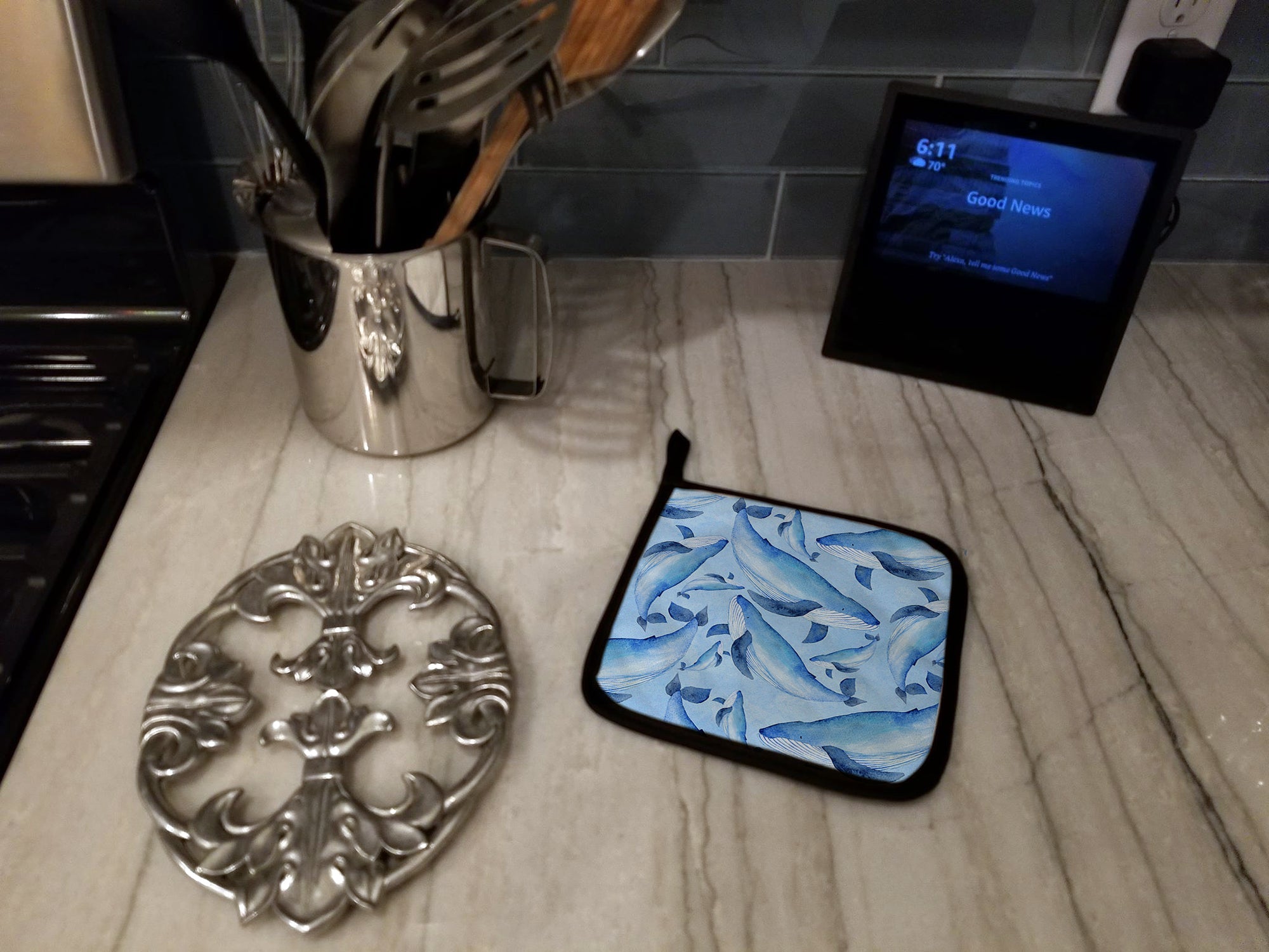 Watercolor Nautical Whales Pot Holder Set of 2 Heat Resistant Quilted Hot Pads 7.5 x 7.5 Inch, Insulated Kitchen Trivets for Cooking & Baking