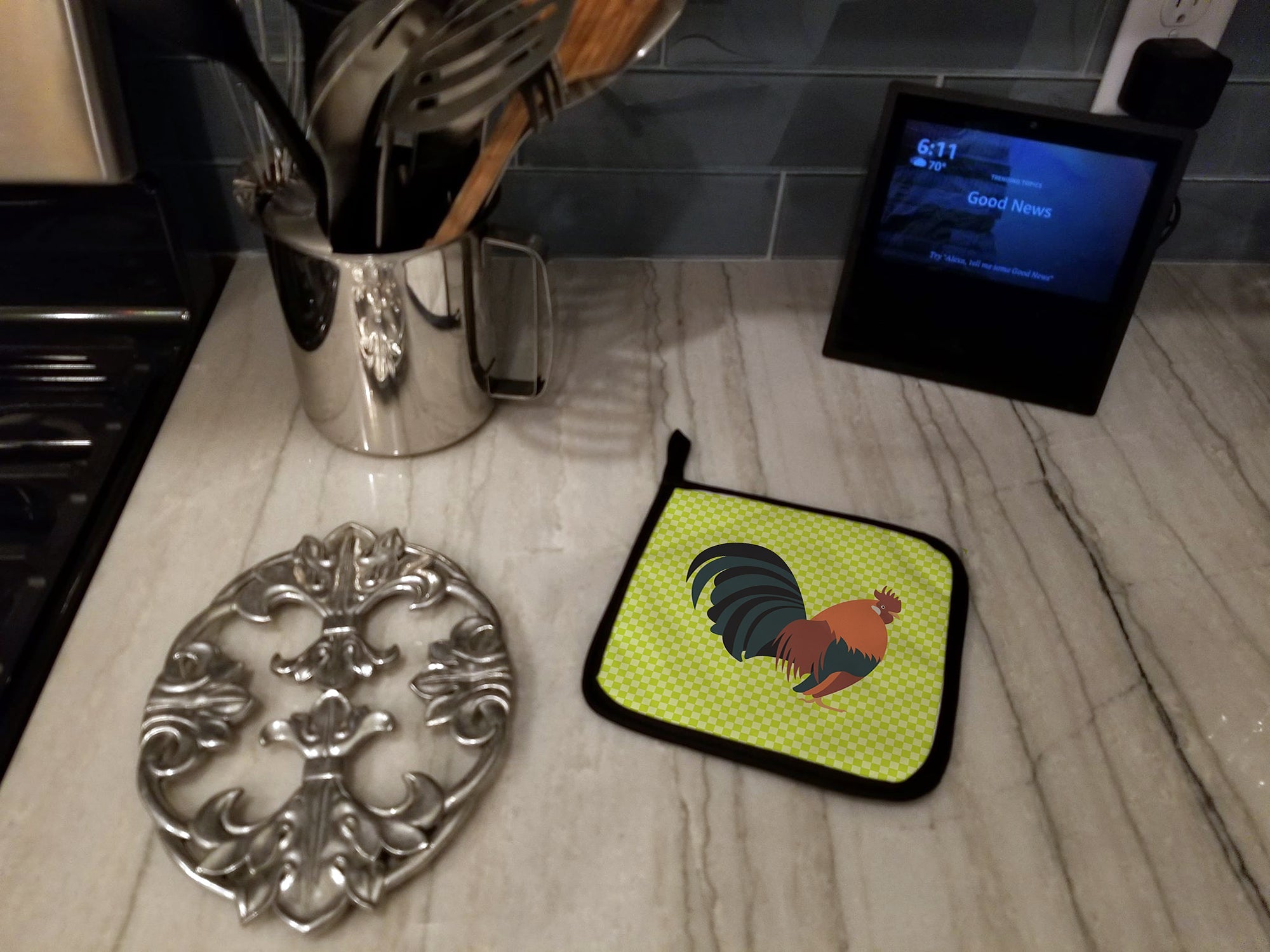 Dutch Bantam Chicken Green Pot Holder Set of 2 Heat Resistant Quilted Hot Pads 7.5 x 7.5 Inch, Insulated Kitchen Trivets for Cooking & Baking