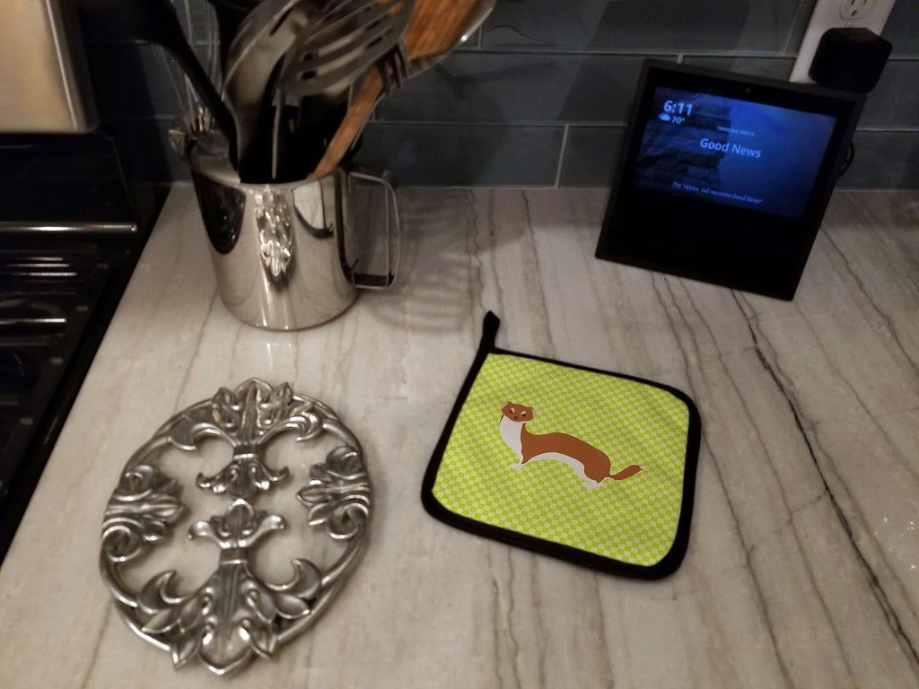 Weasel Green Pot Holder Set of 2 Heat Resistant Quilted Hot Pads 7.5 x 7.5 Inch, Insulated Kitchen Trivets for Cooking & Baking
