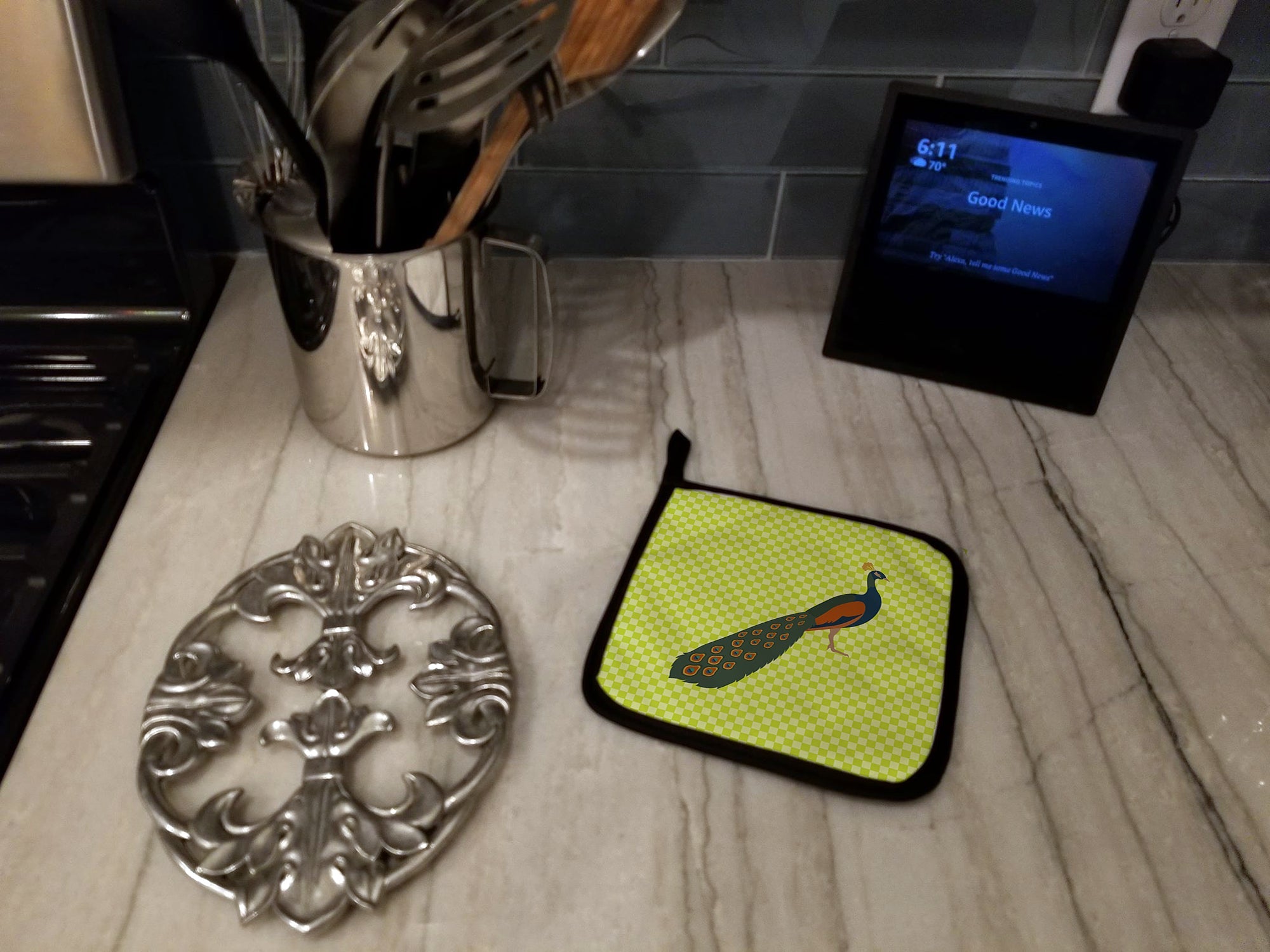 Indian Peacock Peafowl Green Pot Holder Set of 2 Heat Resistant Quilted Hot Pads 7.5 x 7.5 Inch, Insulated Kitchen Trivets for Cooking & Baking