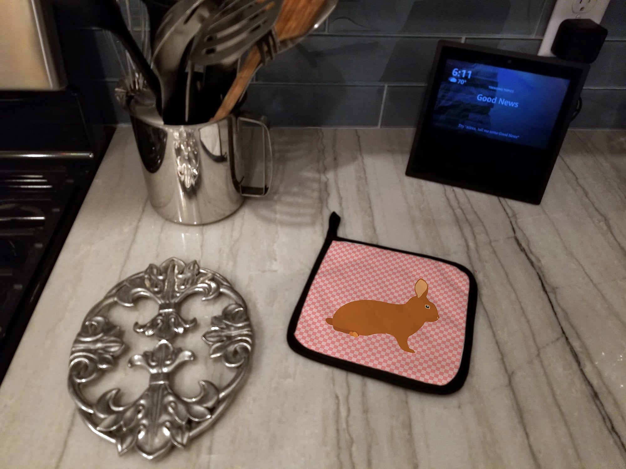 Rex Rabbit Pink Check Pot Holder Set of 2 Heat Resistant Quilted Hot Pads 7.5 x 7.5 Inch, Insulated Kitchen Trivets for Cooking & Baking