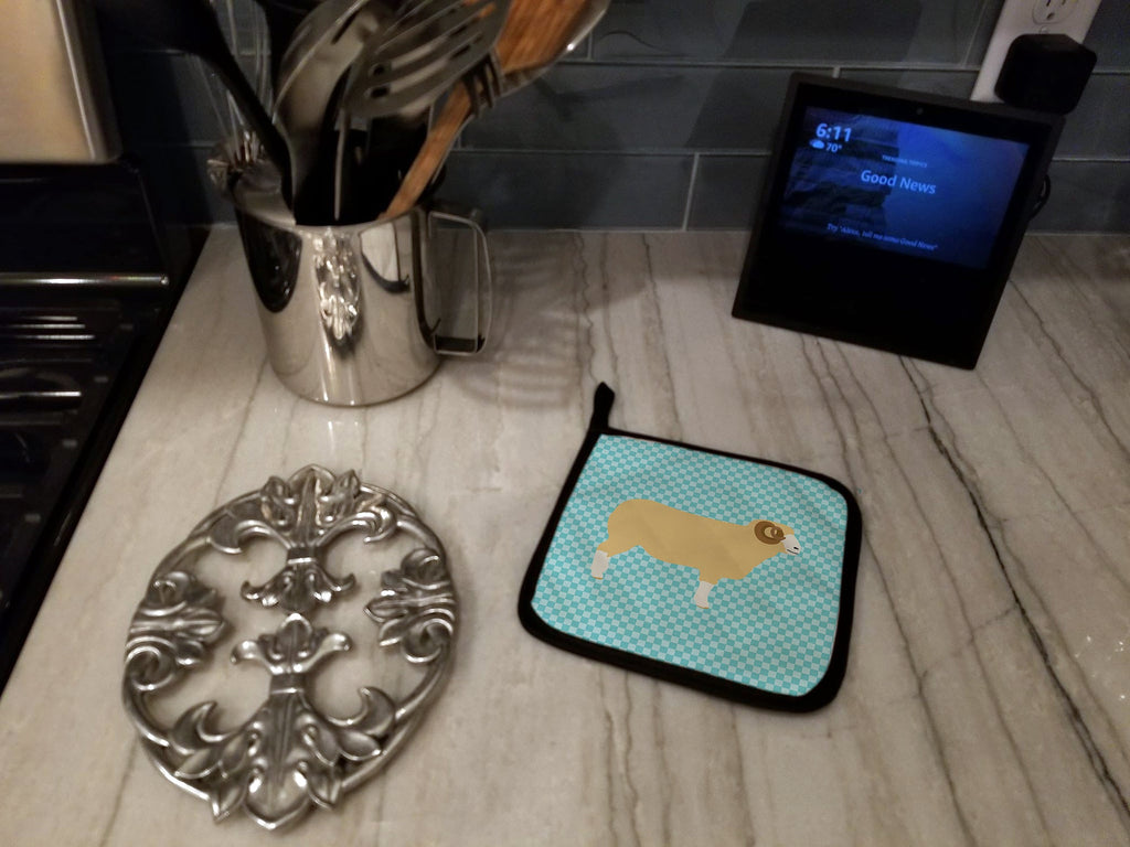 Horned Dorset Sheep Blue Check Pot Holder Set of 2 Heat Resistant Quilted Hot Pads 7.5 x 7.5 Inch, Insulated Kitchen Trivets for Cooking & Baking