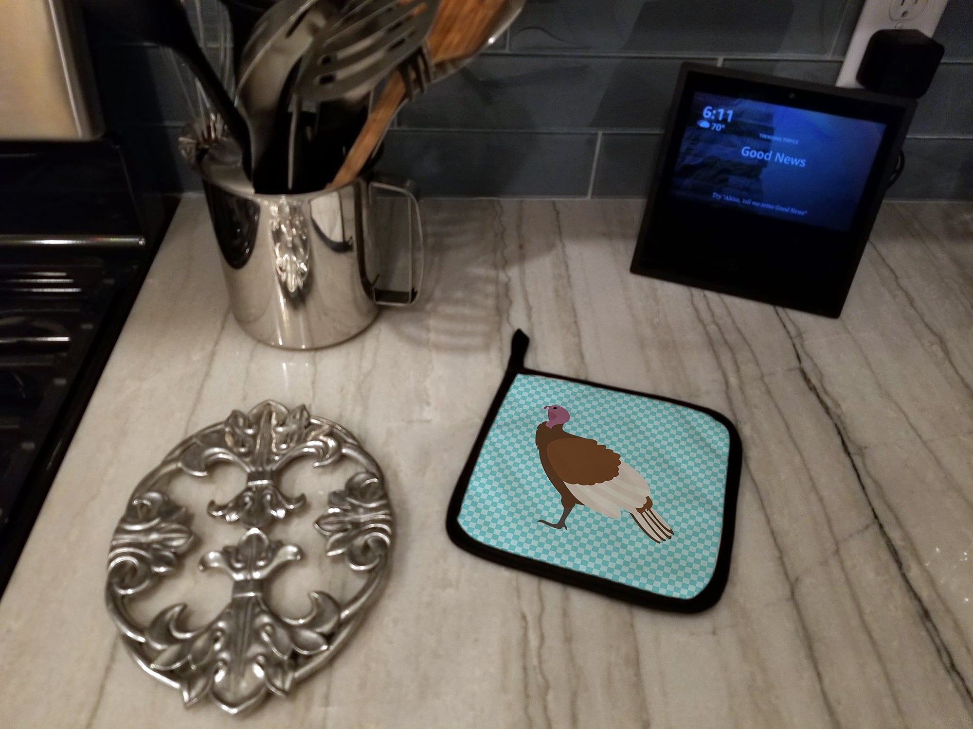 Bourbon Red Turkey Hen Blue Check Pot Holder Set of 2 Heat Resistant Quilted Hot Pads 7.5 x 7.5 Inch, Insulated Kitchen Trivets for Cooking & Baking