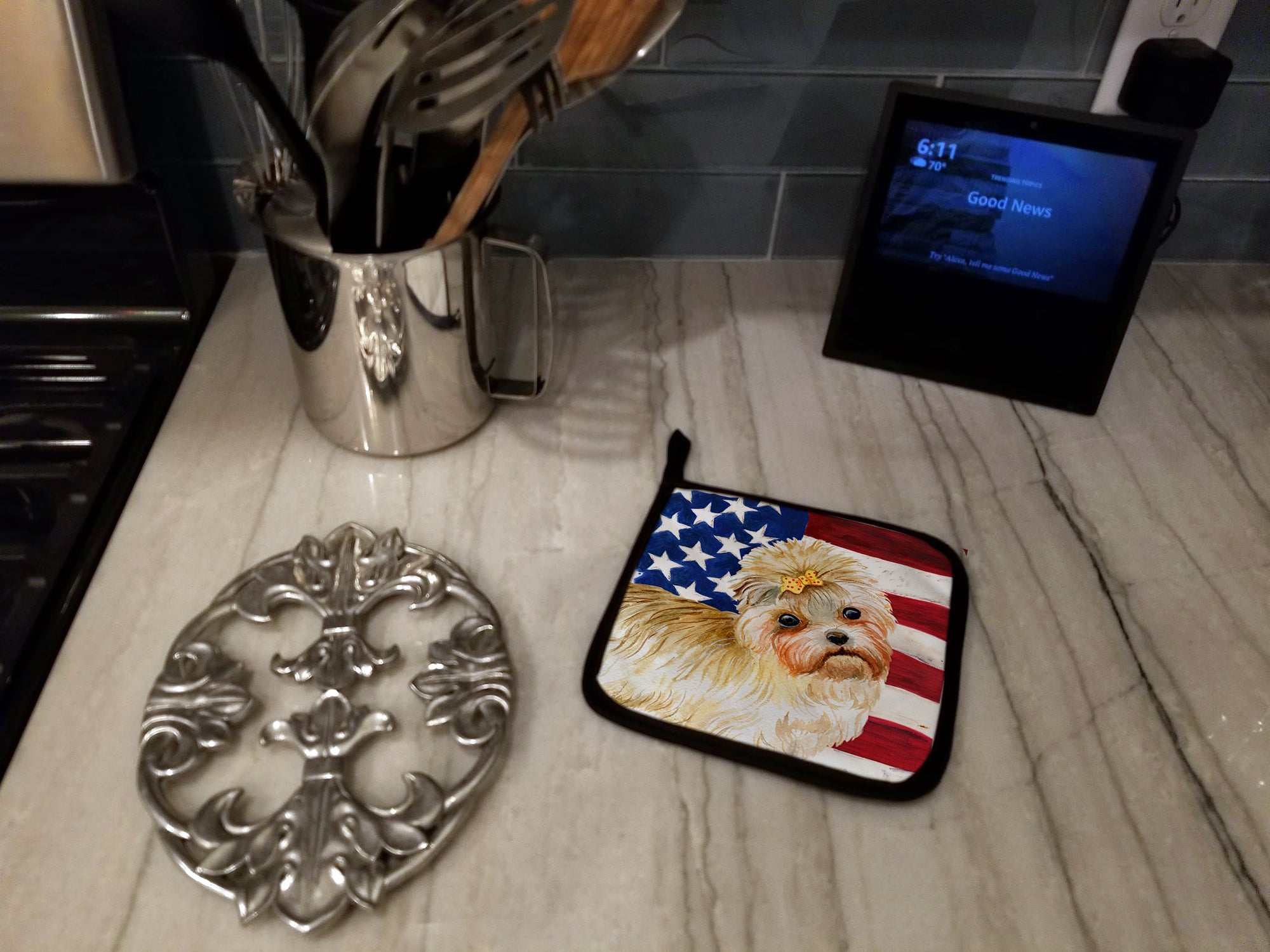 Morkie Patriotic Pot Holder Set of 2 Heat Resistant Quilted Hot Pads 7.5 x 7.5 Inch, Insulated Kitchen Trivets for Cooking & Baking