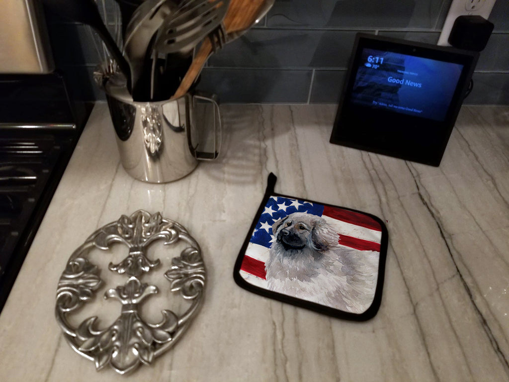 Moscow Watchdog Patriotic Pot Holder Set of 2 Heat Resistant Quilted Hot Pads 7.5 x 7.5 Inch, Insulated Kitchen Trivets for Cooking & Baking