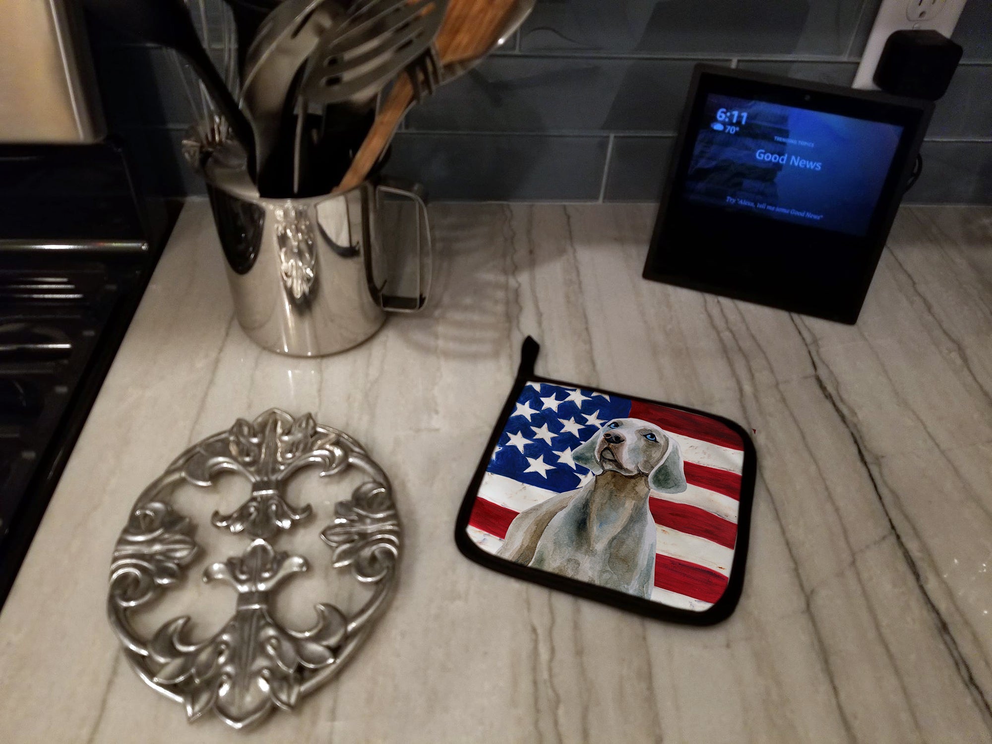 Weimaraner Patriotic Pot Holder Set of 2 Heat Resistant Quilted Hot Pads 7.5 x 7.5 Inch, Insulated Kitchen Trivets for Cooking & Baking