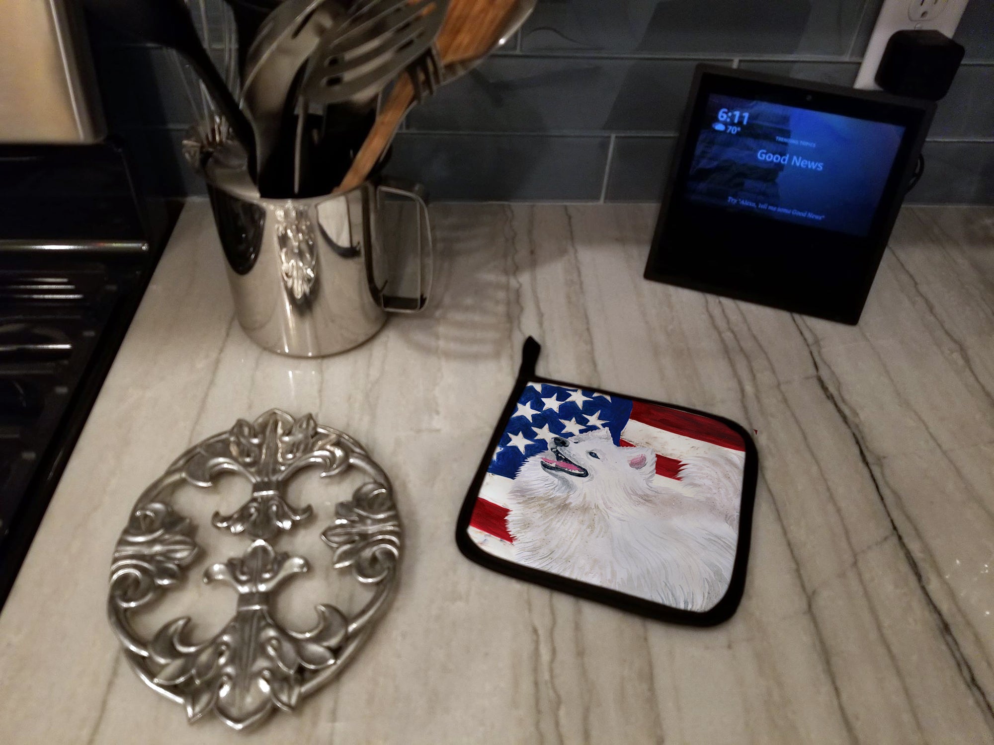 Samoyed Patriotic Pot Holder Set of 2 Heat Resistant Quilted Hot Pads 7.5 x 7.5 Inch, Insulated Kitchen Trivets for Cooking & Baking