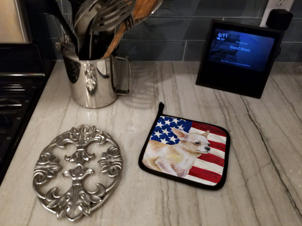 Chihuahua Leg up Patriotic Pot Holder Set of 2 Heat Resistant Quilted Hot Pads 7.5 x 7.5 Inch, Insulated Kitchen Trivets for Cooking & Baking