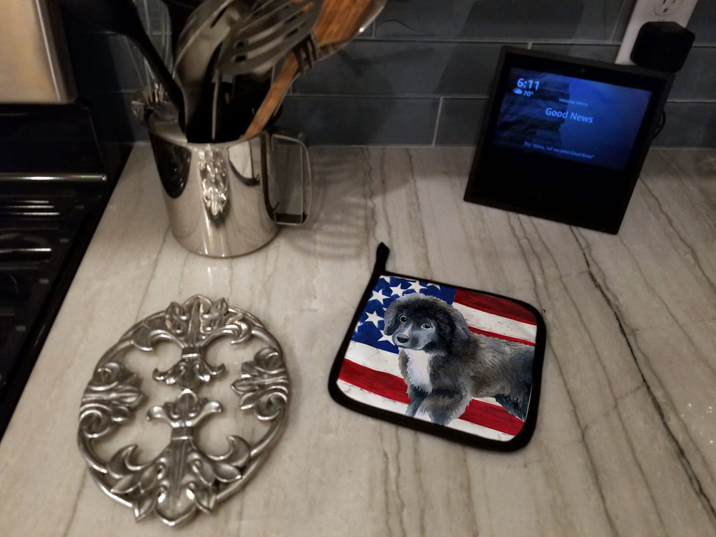 Newfoundland Puppy Patriotic Pot Holder Set of 2 Heat Resistant Quilted Hot Pads 7.5 x 7.5 Inch, Insulated Kitchen Trivets for Cooking & Baking