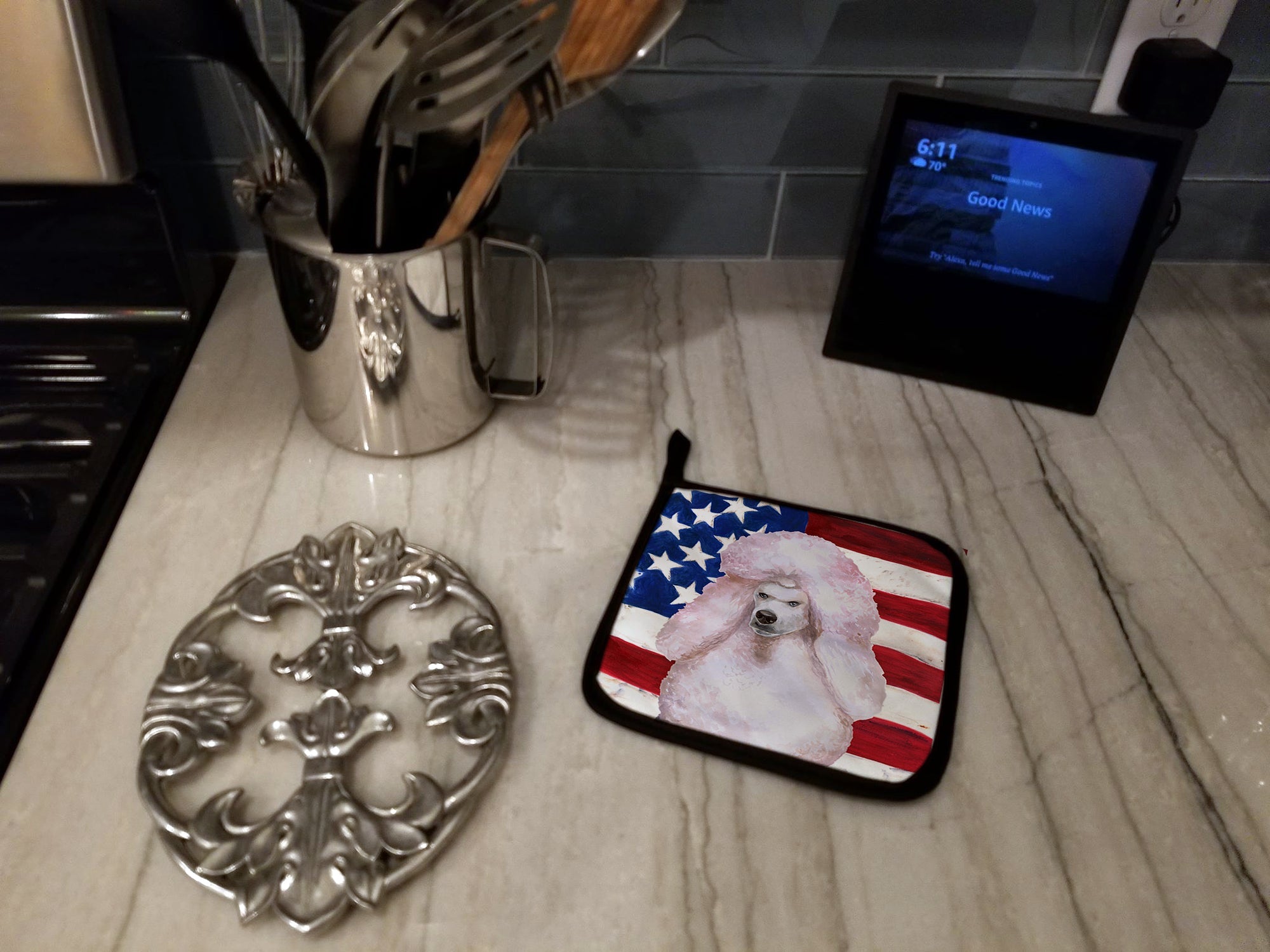 White Standard Poodle Patriotic Pot Holder Set of 2 Heat Resistant Quilted Hot Pads 7.5 x 7.5 Inch, Insulated Kitchen Trivets for Cooking & Baking